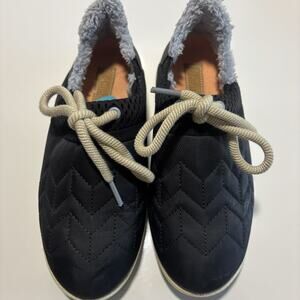 Olukai Quilted Black Island Shoe Sherpa Lined Size 6 Women NWOB